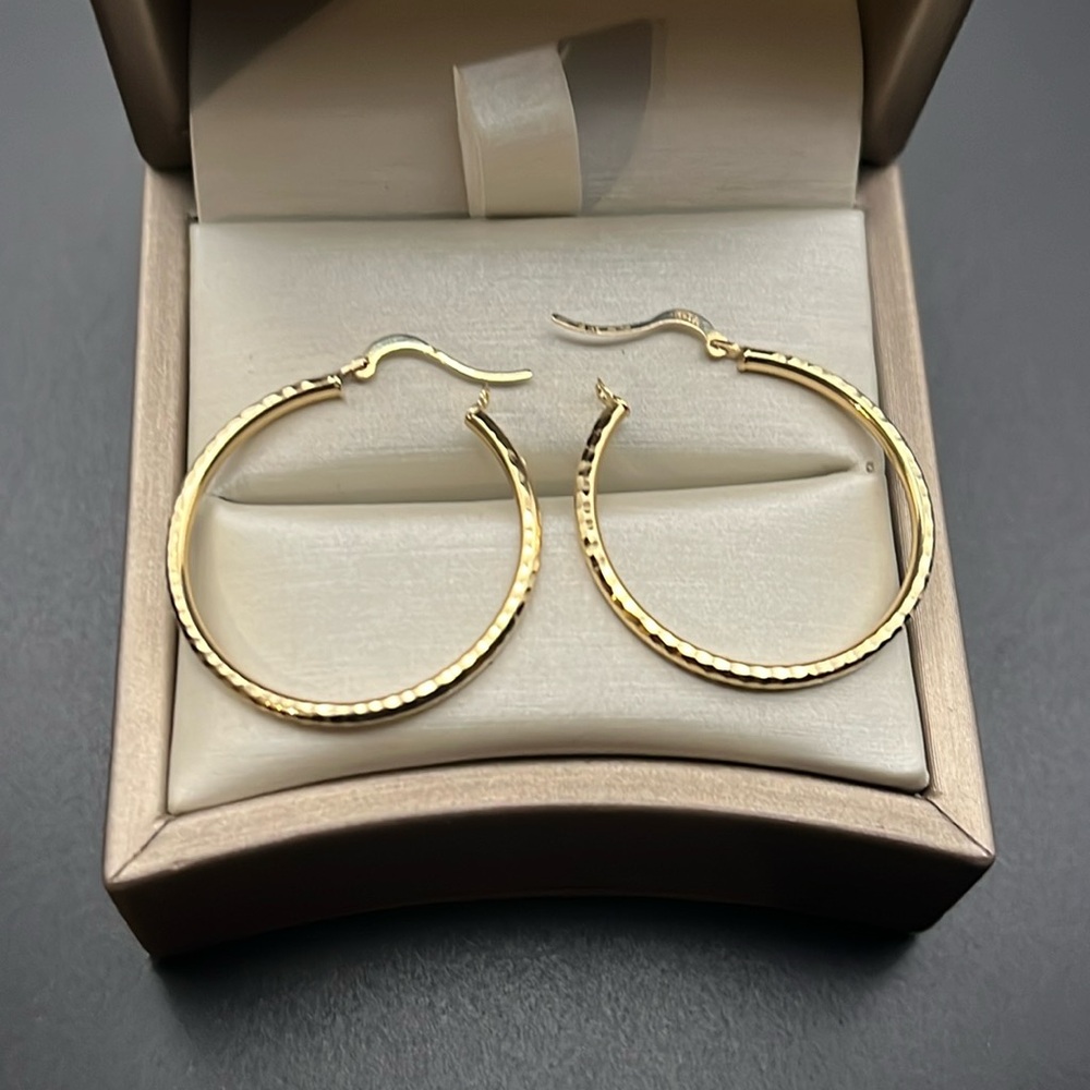 ⭐️just posted ⭐️14k earrings